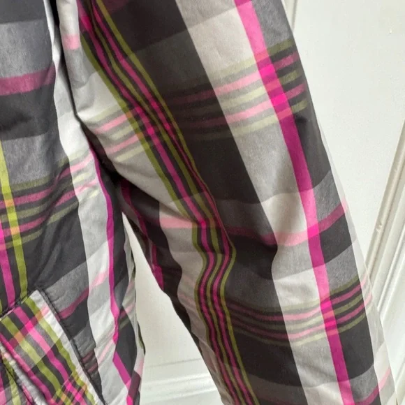 The North Face Girls Size Medium (10/12) Black & Plaid Reversible Puffer Jacket - Picture 12 of 15